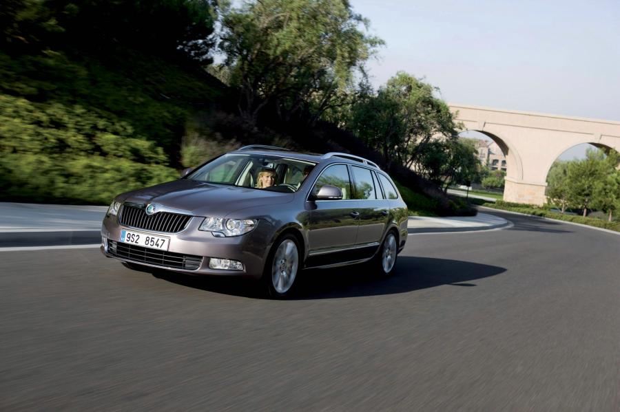  Skoda Superb Combi 2009 года  (фото 50 из 74)